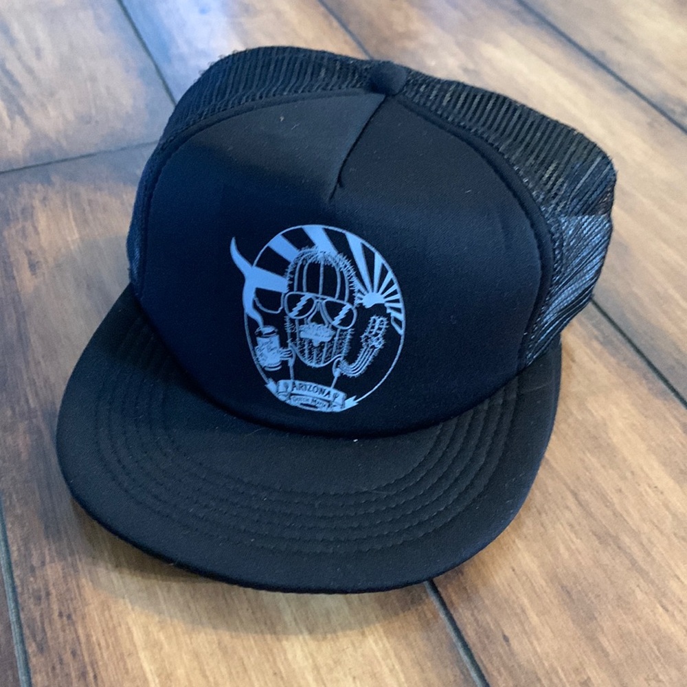 Dutch bros hat